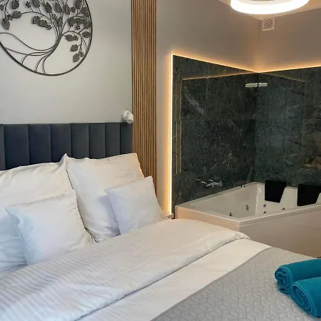 Caroline Jacuzzi Nowy Dwor Mazowiecki